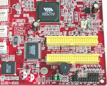 MSI KT3 Ultra-ARU: Southbridge, RAID-Controller, NEC USB 2.0 Chip