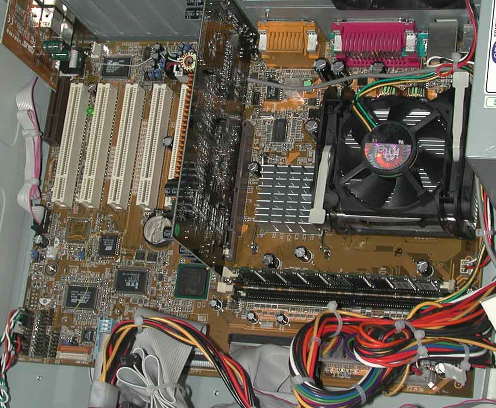 Asus i845D Mainboard