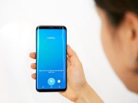 Samsung Galaxy S8 listening