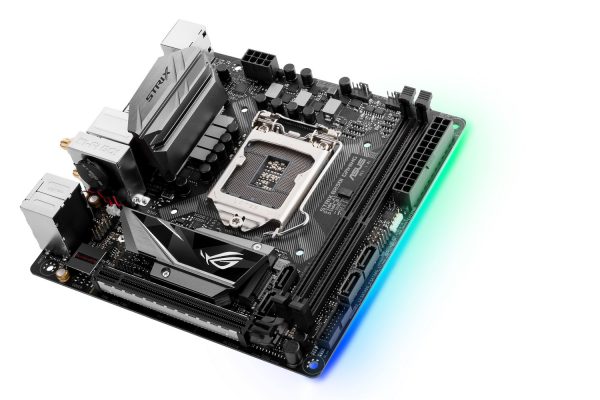 ASUS ROG Strix B250I Gaming Aura