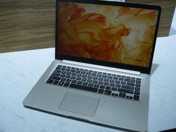 ASUS VivoBook S15 Front