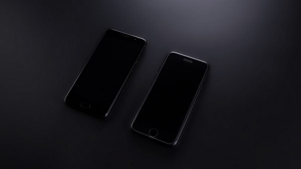 UMIDIGI G and iPhone front