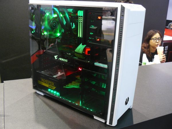BitFenix Nova TG White