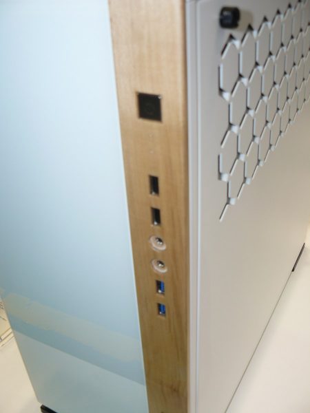 In Win 305 Holz