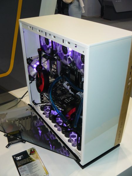 In Win 305 offen