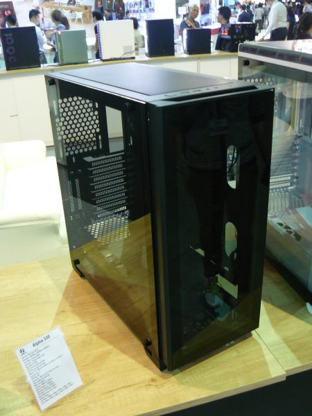 Lian Li Alpha 330 Schwarz