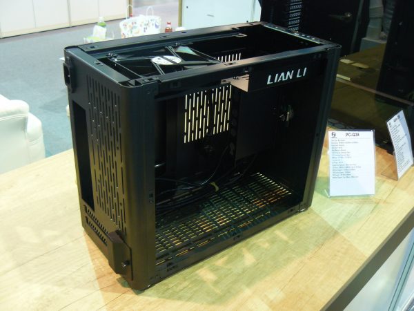 Lian Li PC-Q38 schwarz hinten