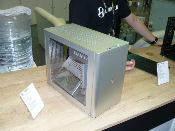 Lian Li PC-Q38 silber