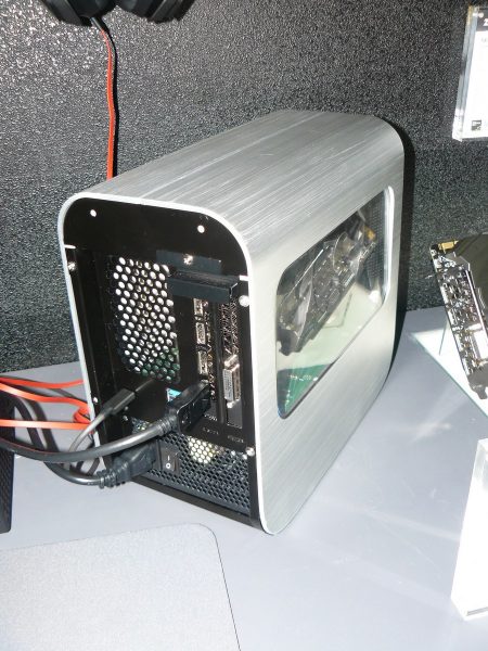 Zotac External Graphics Dock hinten