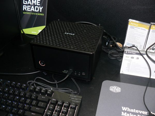 Zotac Magnus EK71070 Gaming Front