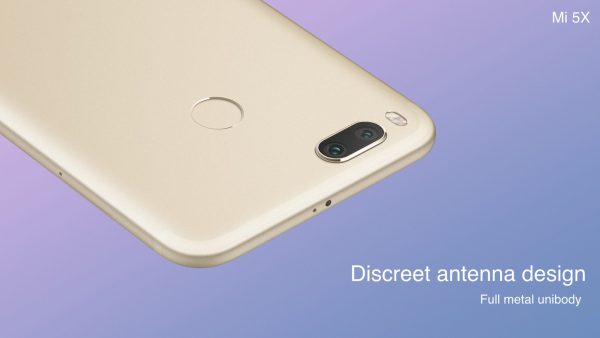 Xiaomi Mi 5X Discreet antenna design