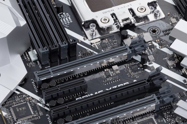 ASUS Prime X399-A Slots
