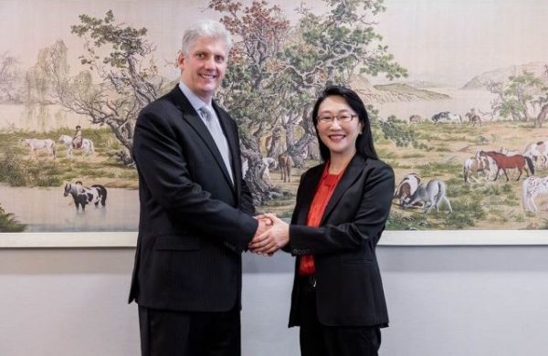Google RIck Osterloh und HTC Cher Wang