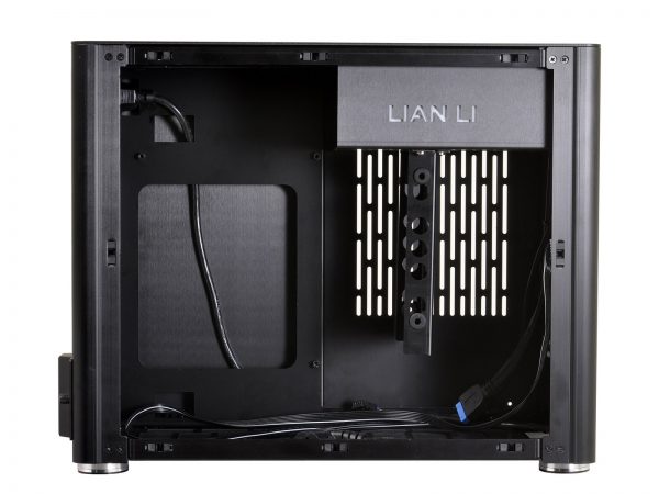 Lian Li PC-Q38 Blk inside