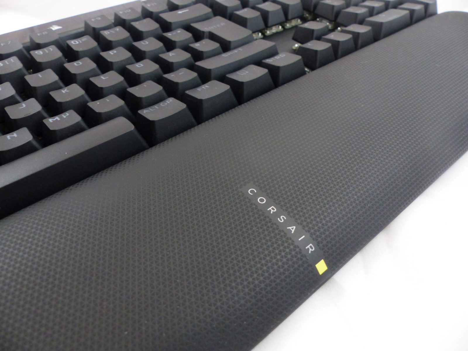 Corsair K100 RGB MX SPEED im Test – Hartware