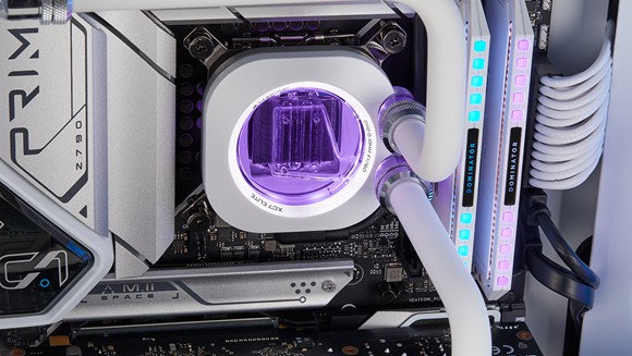 High-End PC mit LEDs und Wasserkühlung von Corsair - Creative